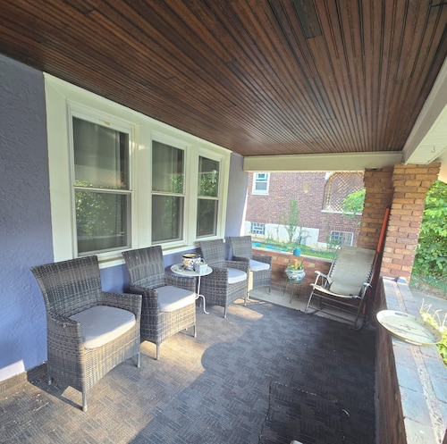 Charming 3-bedroom house in enchanting Cincinnati with AC Heat washer and dryer