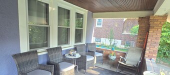 Charming 3-bedroom house in enchanting Cincinnati with AC Heat washer and dryer