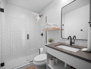 Shower, hair dryer - Uprise 5 Bridgewater Lofts (Spokane)