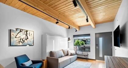 Stylish loft with city view at Kendall Yards Suite
