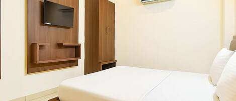 Skrivebord, wi-fi (inkludert) og sengetøy