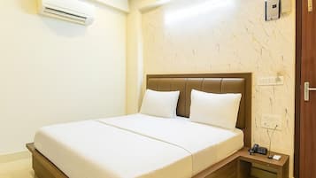 Desk, free WiFi, bed sheets