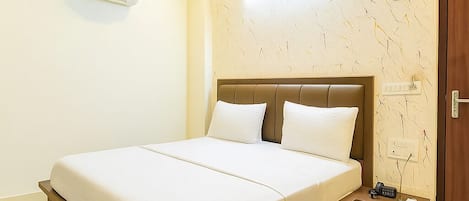 Desk, free WiFi, bed sheets