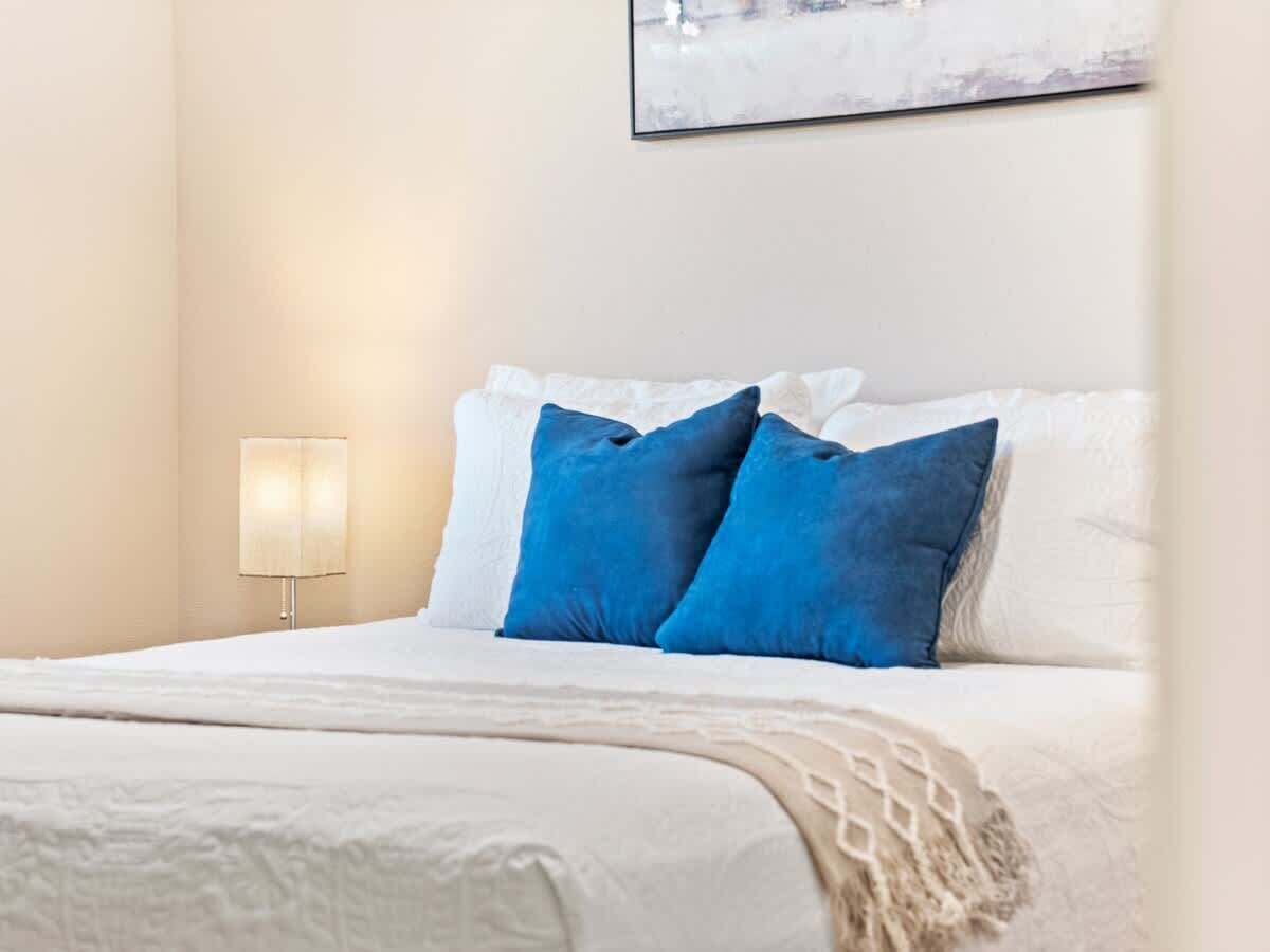 2 多间卧室、熨斗/熨衣板、WiFi、床单