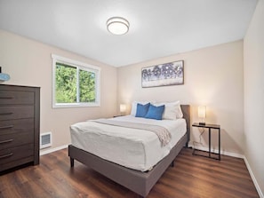 2 bedrooms, iron/ironing board, WiFi, bed sheets