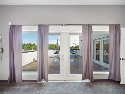 Chic 2-bedroom condo with private patio