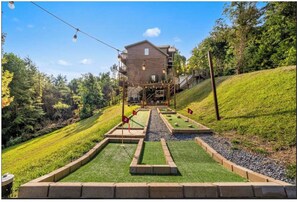 Property grounds - Luxury-8BR-Lodge-Game Room-Theater&MountainViews (Sevierville)