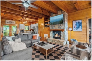 Smart TV, fireplace, video games - Luxury-8BR-Lodge-Game Room-Theater&MountainViews (Sevierville)