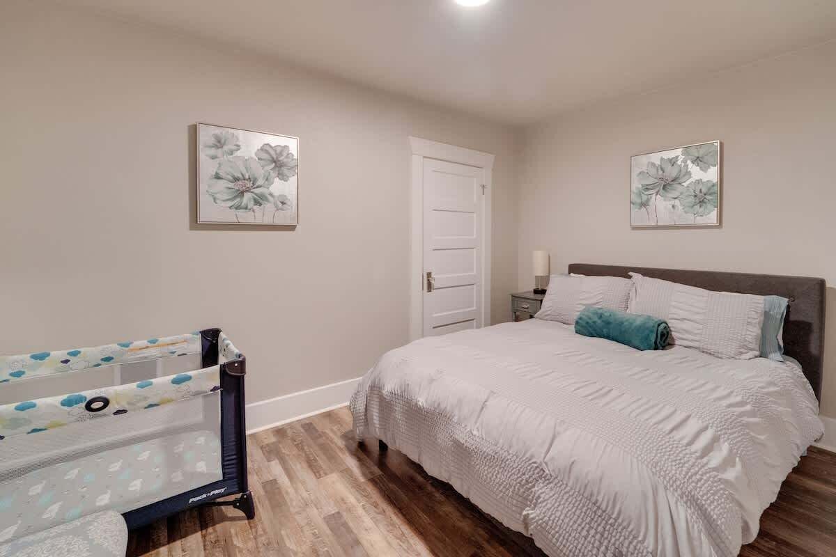 1 多间卧室、熨斗/熨衣板、WiFi、床单