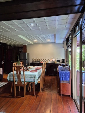 Comfort Villa, Balcony, Garden View | Dining room - Villa Azul  (Quesada)