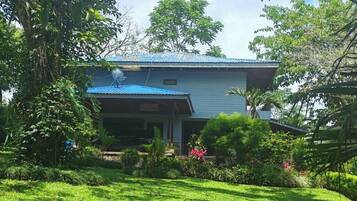 Comfort Villa, Balcony, Garden View | Desk, laptop workspace, free WiFi