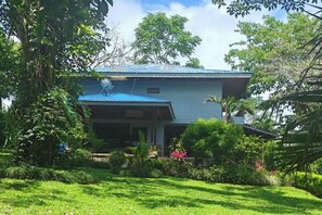 Desk, laptop workspace, free WiFi - Villa Azul  (Quesada)