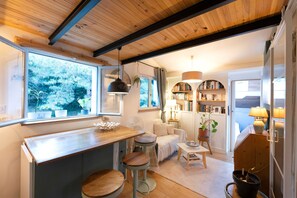 Interior - Apartment 'L'océan' with Wi-Fi (Ciboure)