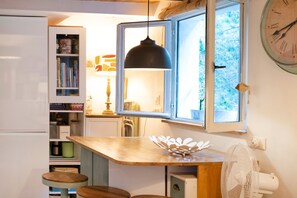 Interior - Apartment 'L'océan' with Wi-Fi (Ciboure)