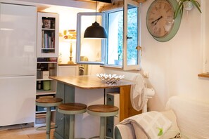 Interior - Apartment 'L'océan' with Wi-Fi (Ciboure)