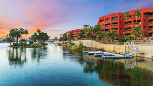 Luxury Riverfront Condo Launch-Dock-Pool-Spa