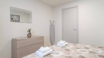 2 chambres, fer et planche Ă repasser, Wi-Fi, draps fournis