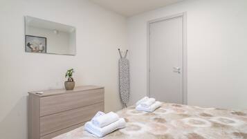 2 sovrum, strykjärn/strykbräda, wi-fi och sängkläder