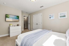 6 bedrooms, iron/ironing board, WiFi, bed sheets