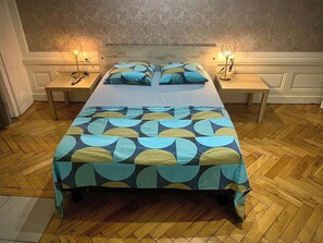 Internet, bed sheets