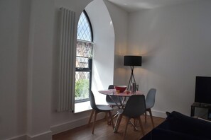 Dining - Modern Chapel Stay @ Trinity (Conwy Principal Area)