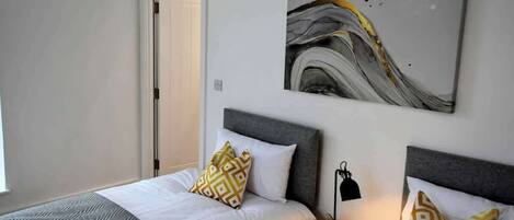 2 habitaciones, wifi gratis y ropa de cama