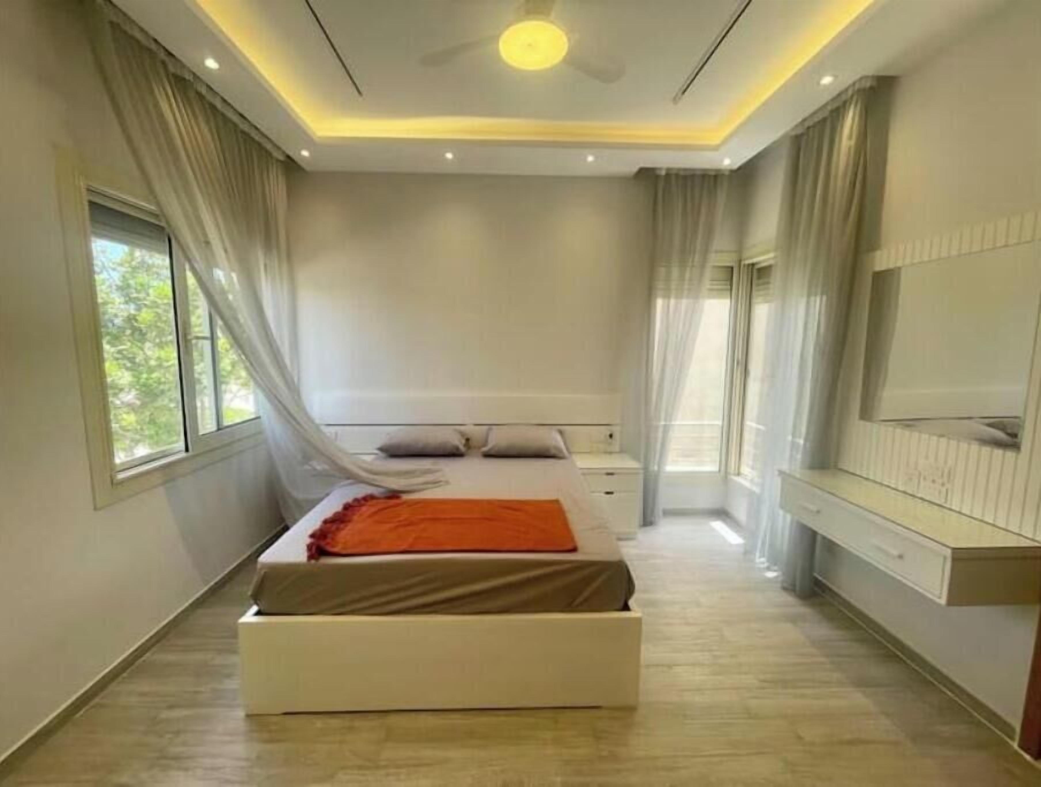 3 soverom, strykejern/-brett, wi-fi og sengetøy