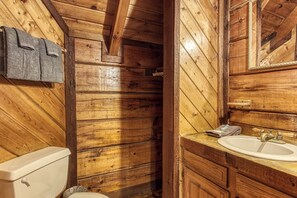 SĂšche-cheveux, serviettes fournies, papier toilette