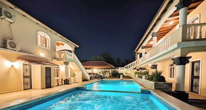 Elegant 10BR Retreat in Cabarete – Whirlpool, Pool, Villa, Studios & Adventure!