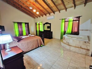 10 bedrooms, iron/ironing board, bed sheets
