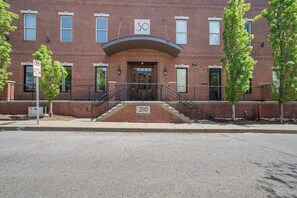 Exterior - Lofts At 30th - Urban Lodge - Mins to Broadway! (Nashville)