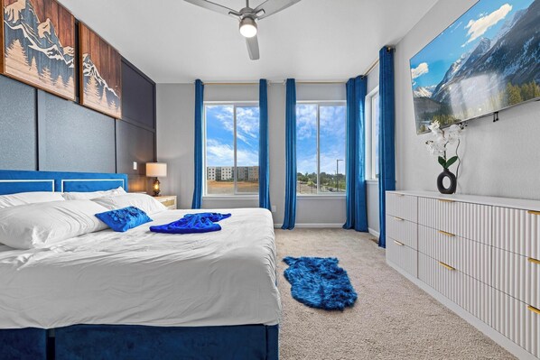 4 bedrooms, iron/ironing board, WiFi, bed sheets