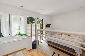 2 habitaciones, tabla de planchar con plancha, wifi y ropa de cama