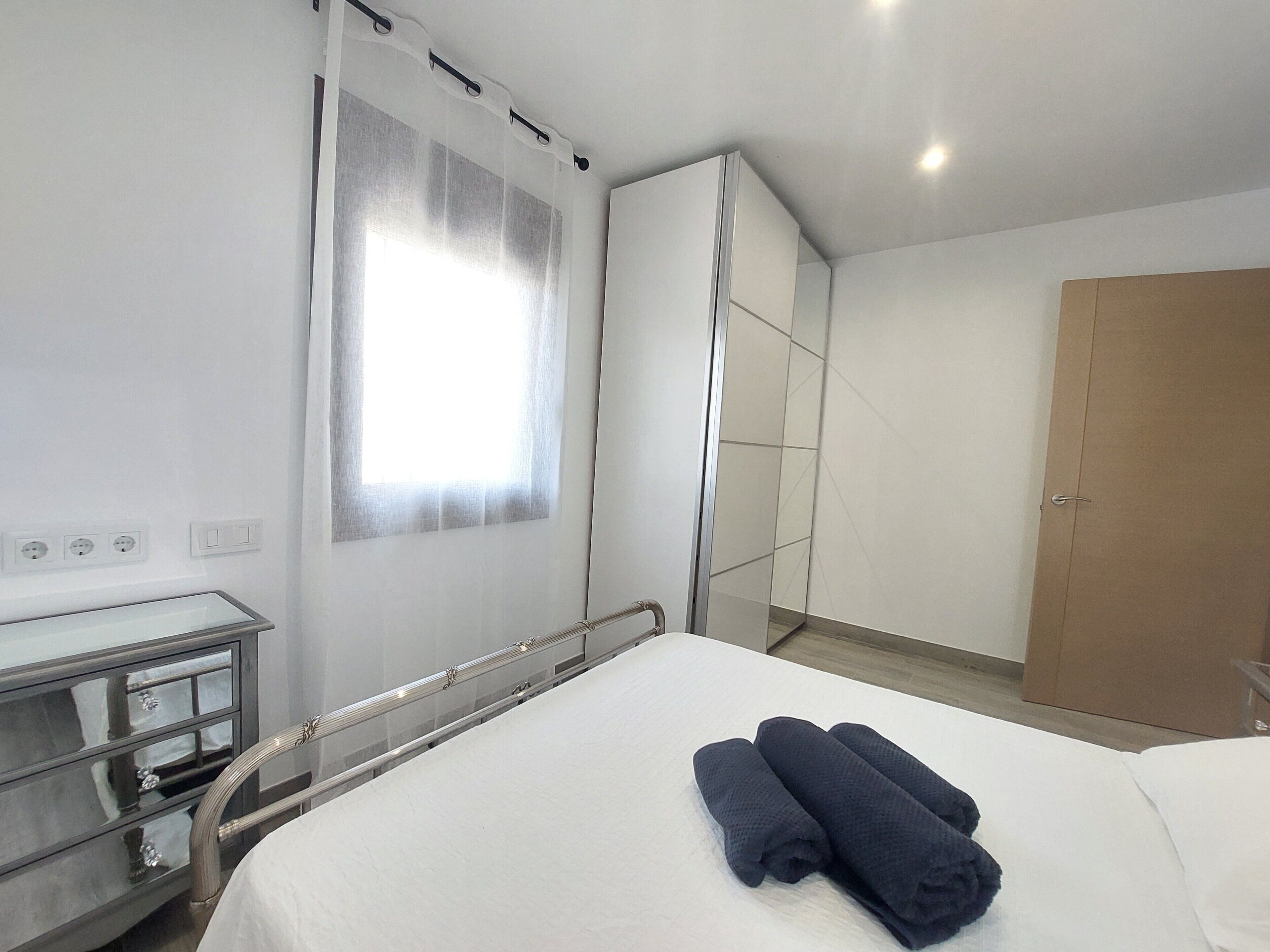 1 slaapkamer, een strijkplank/strijkijzer, gratis wifi, beddengoed