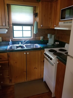 Microwave, paper towels