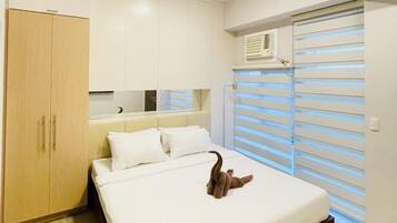 Iron/ironing board, bed sheets, wheelchair access