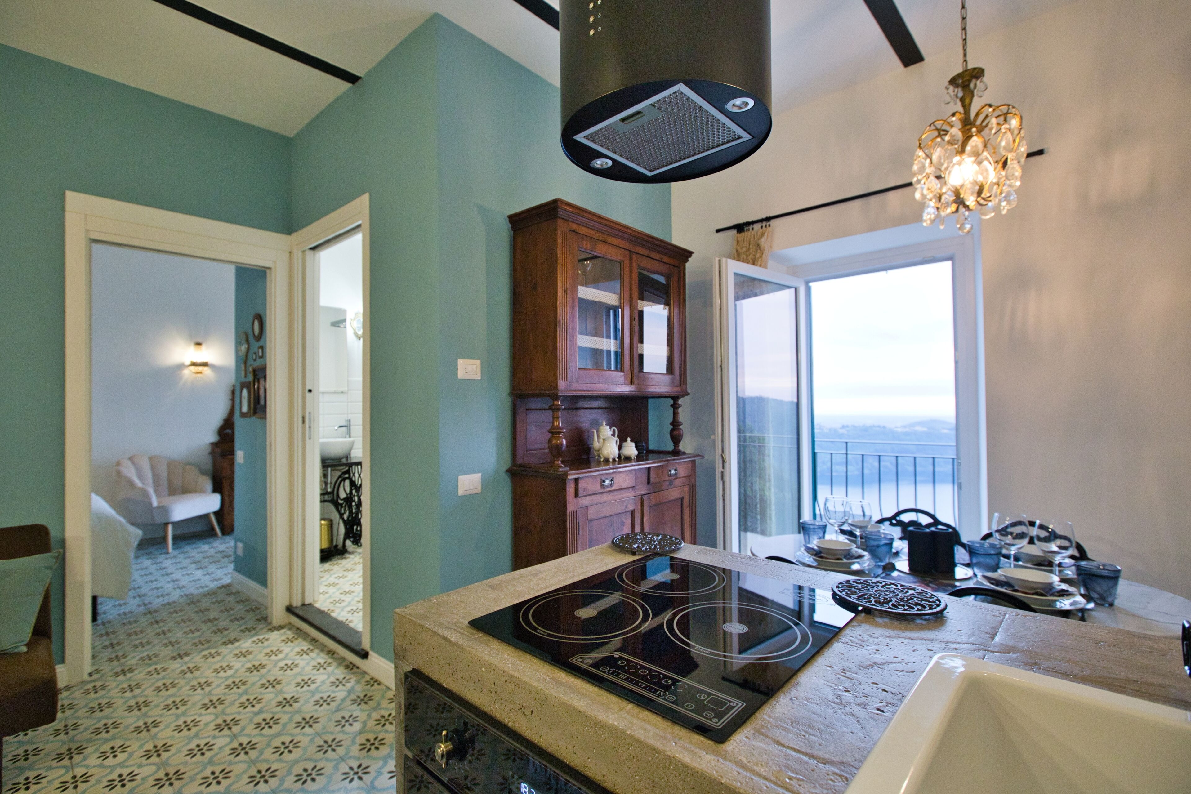 Fridge, microwave, oven, coffee/tea maker