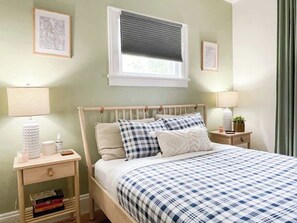 2 habitaciones, tabla de planchar con plancha, wifi y ropa de cama 