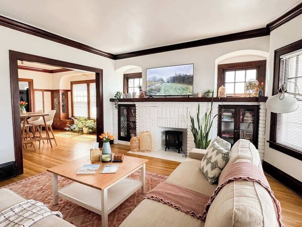 TV, fireplace, offices