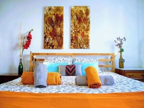 2 chambres, fer et planche à repasser, Wi-Fi, draps fournis