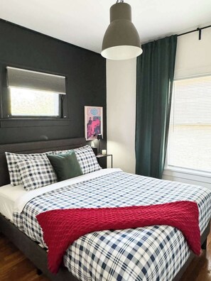2 bedrooms, iron/ironing board, WiFi, bed sheets