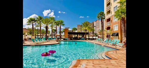 Cozy and luxury condo hotel resort near by Universal Studios and Disney World 
