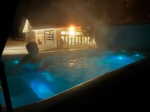 Pool - Cozy country cottage with access to hot tub, cold plunge pond, & so much more. (Nampa)