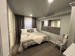 9 chambres, fer et planche à repasser, Wi-Fi, draps fournis