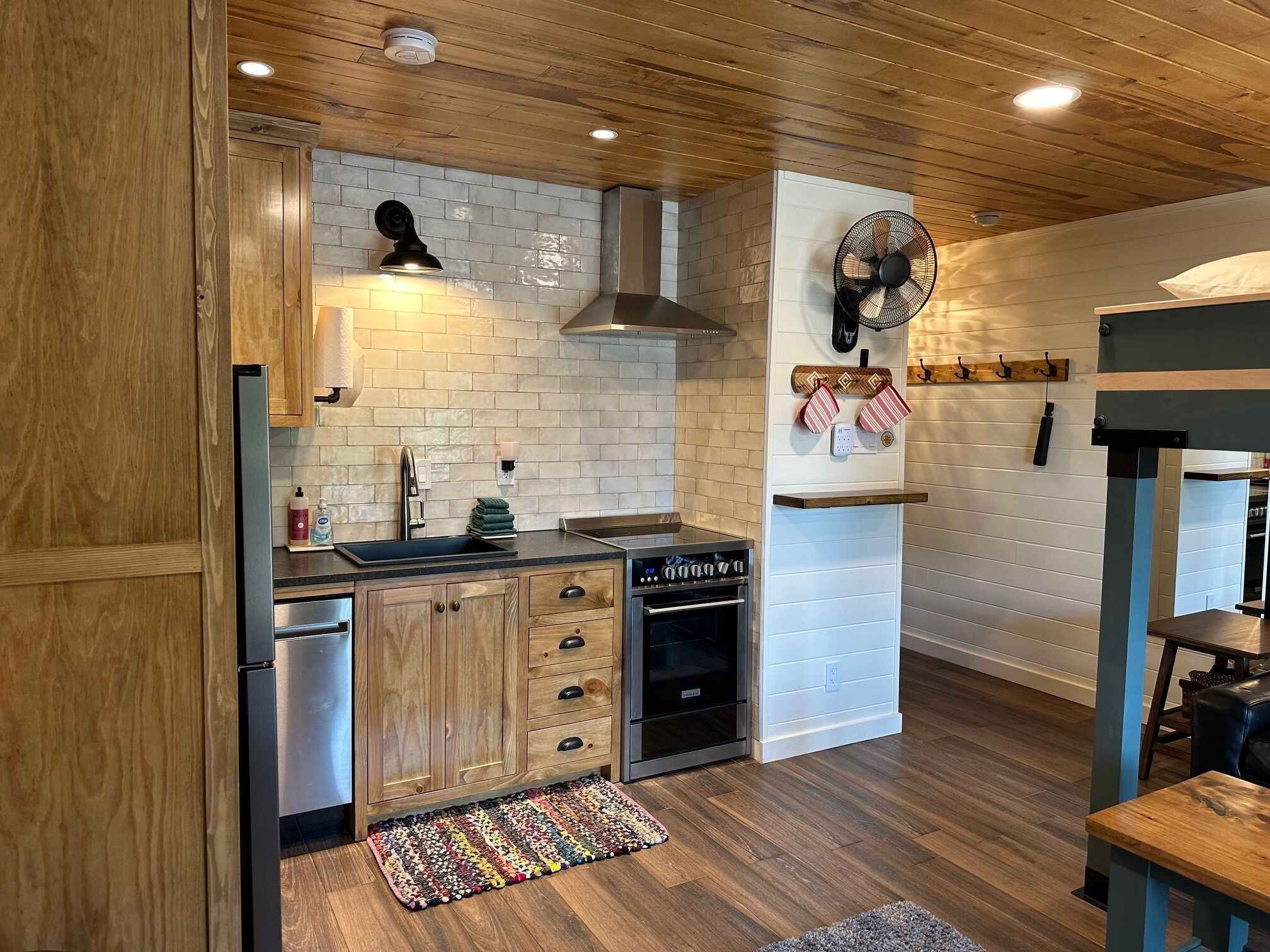 Horno, placa de cocina, lavavajillas, tostadora