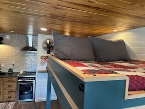 1 bedroom, free WiFi - Lifts West 115 with High Speed Wifi (Red River)