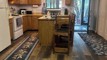 Mikrobølgeovn, ovn og kokeplater