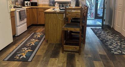 Charming 2+ Bedroom private home