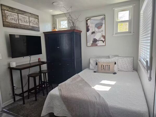 1 habitación, wifi y ropa de cama