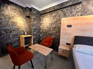 Basic-Zimmer, Stadtblick | Select-Comfort-Betten, Schreibtisch, laptopgeeigneter Arbeitsplatz